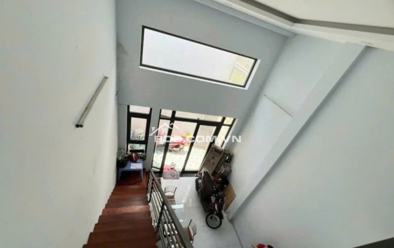 Bán gấp- Giảm sâu -Nhà 2 tầng mới đẹp, hẻm Ô tô, Trung tâm Thủ Đức